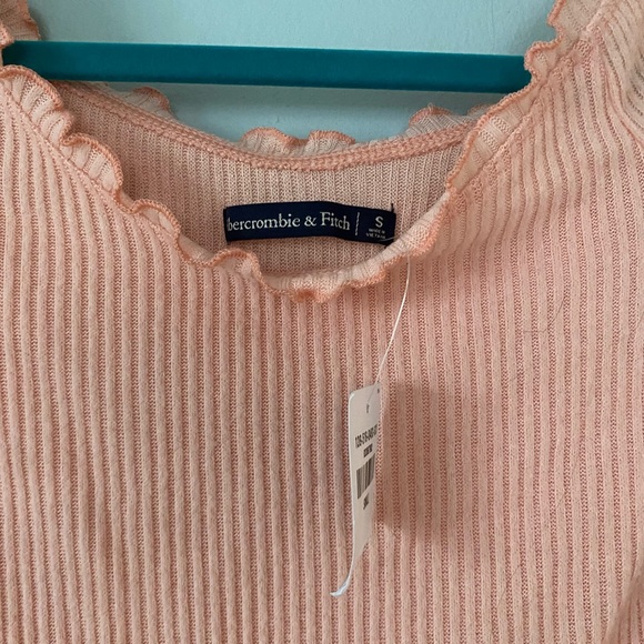 NWT Abercrombie Top - Picture 3 of 4